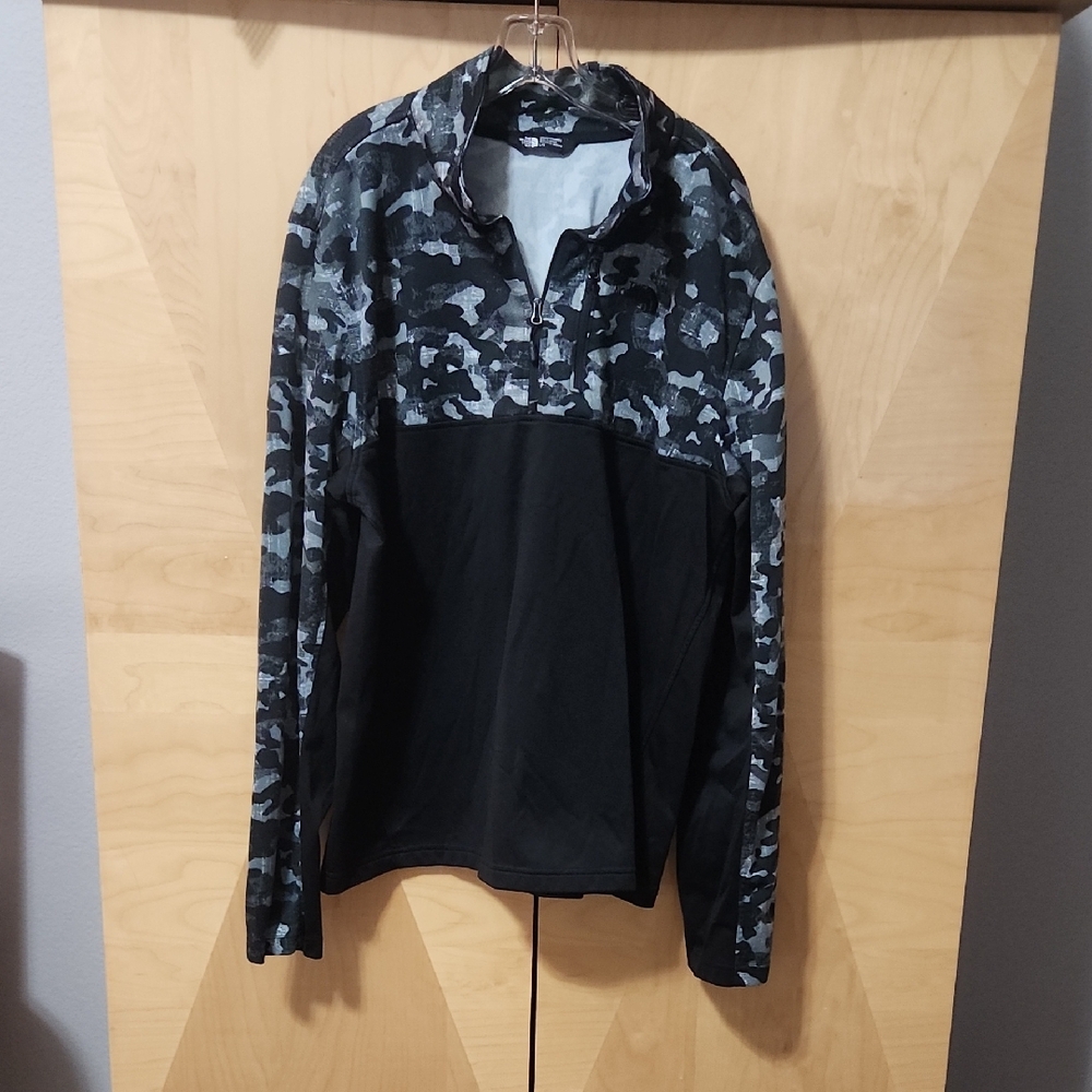 Men's The North Face Quarter Zip Pullover Sweater Gray And Black Camo Size Large